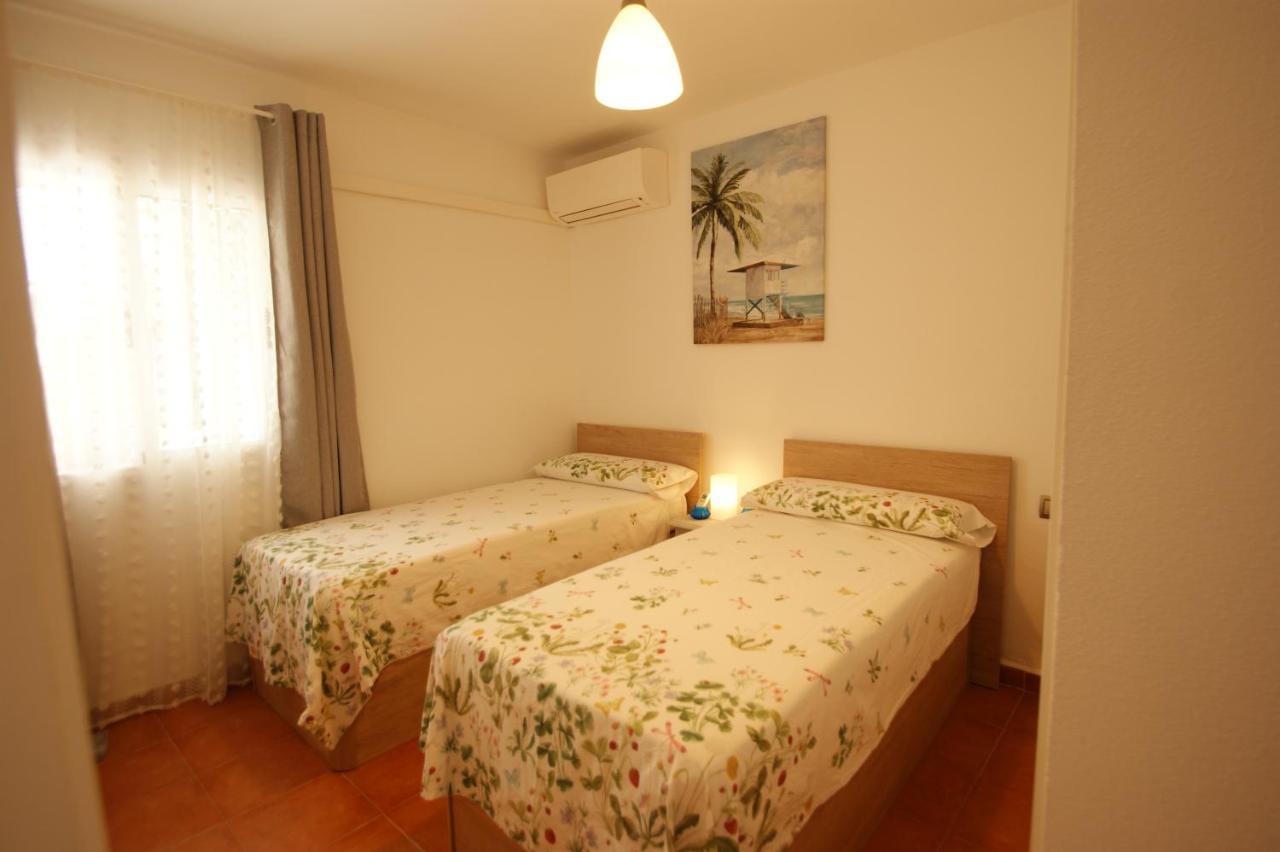 Casa A 400m De Playa, 3 Habitaciones, 2 Banos Y Jardin * Vera