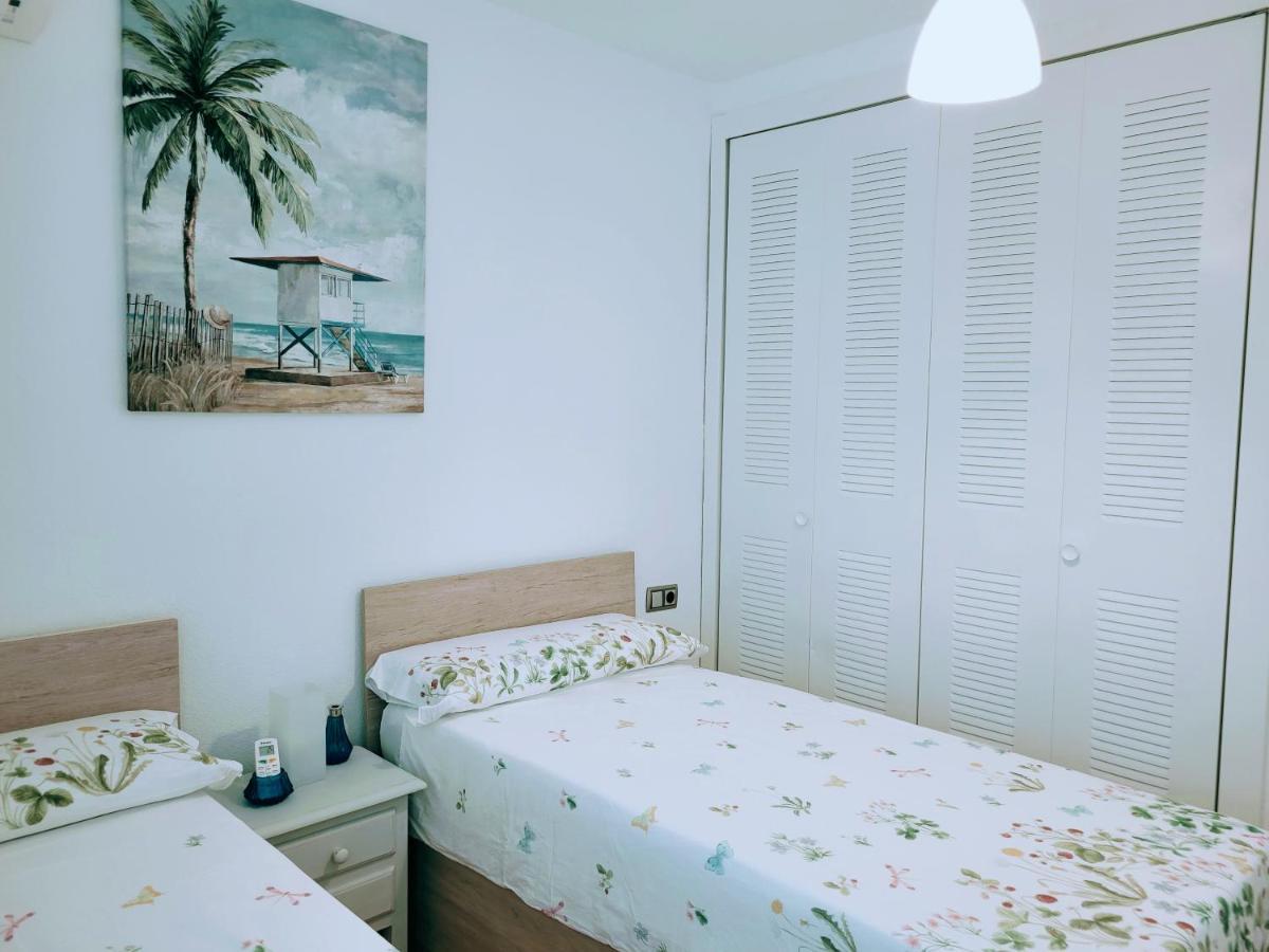 Casa A 400m De Playa, 3 Habitaciones, 2 Banos Y Jardin * Vera